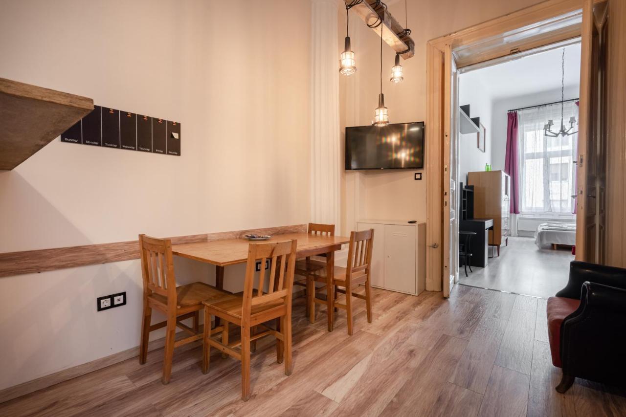 Retro Rebel Mode Apartment ブダペスト エクステリア 写真